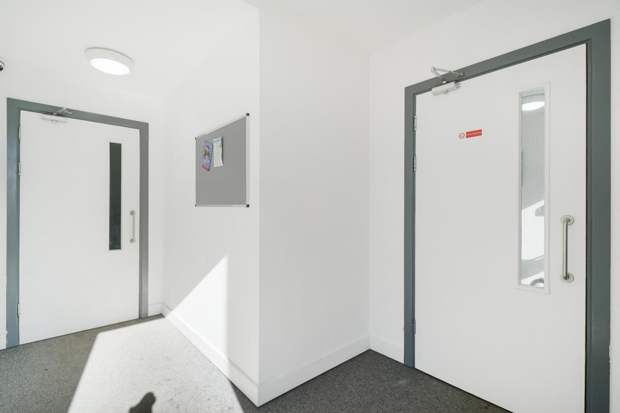 One And Two Bed Apartments Slough Near Heathrow Colnbrook Экстерьер фото