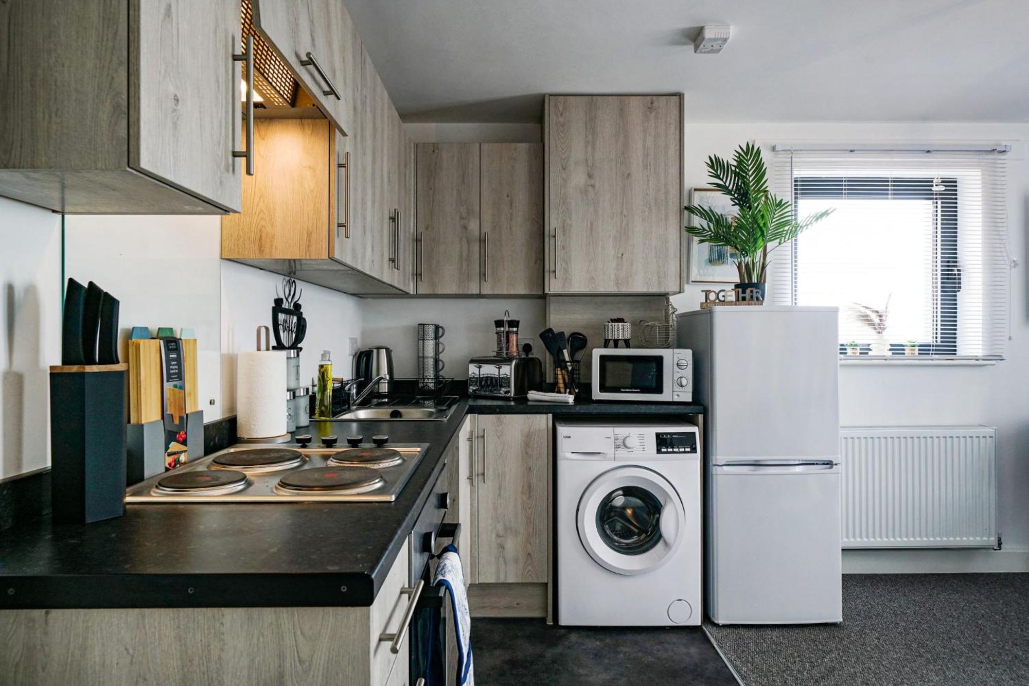 One And Two Bed Apartments Slough Near Heathrow Colnbrook Экстерьер фото
