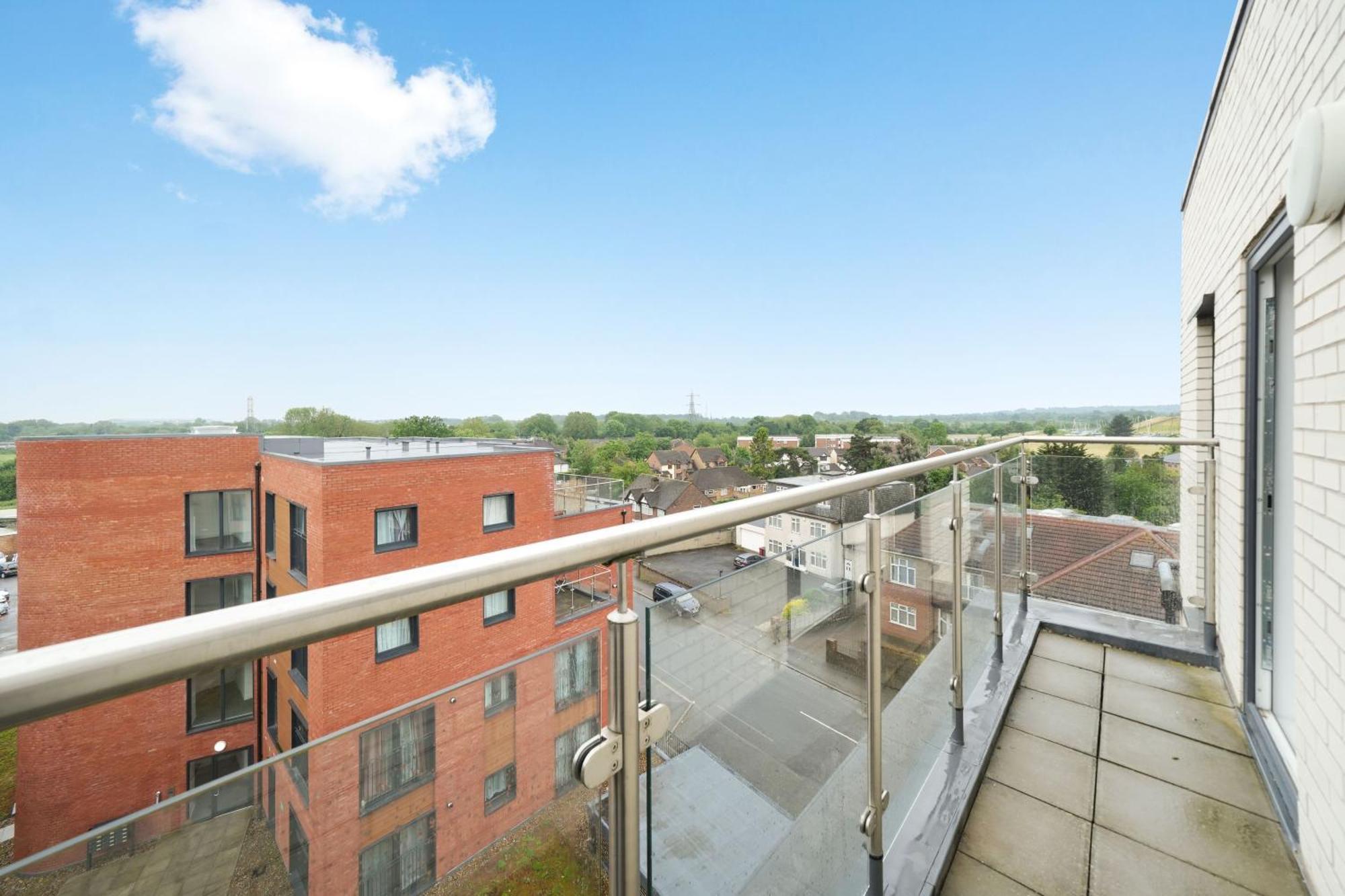 One And Two Bed Apartments Slough Near Heathrow Colnbrook Экстерьер фото