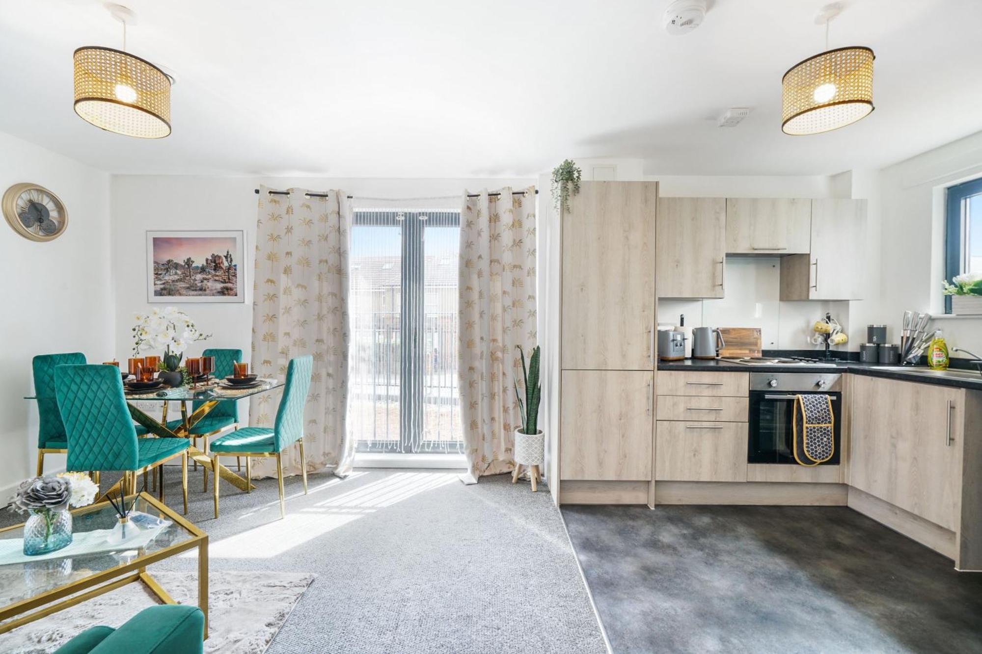 One And Two Bed Apartments Slough Near Heathrow Colnbrook Экстерьер фото