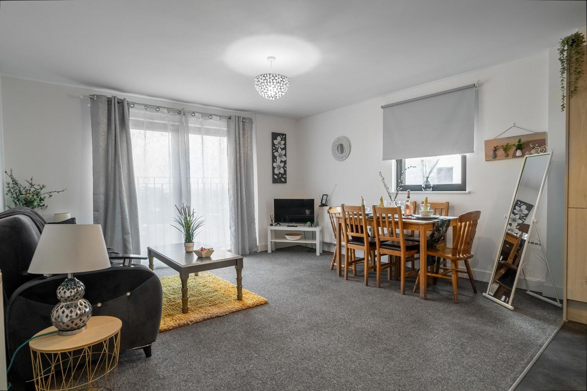 One And Two Bed Apartments Slough Near Heathrow Colnbrook Экстерьер фото