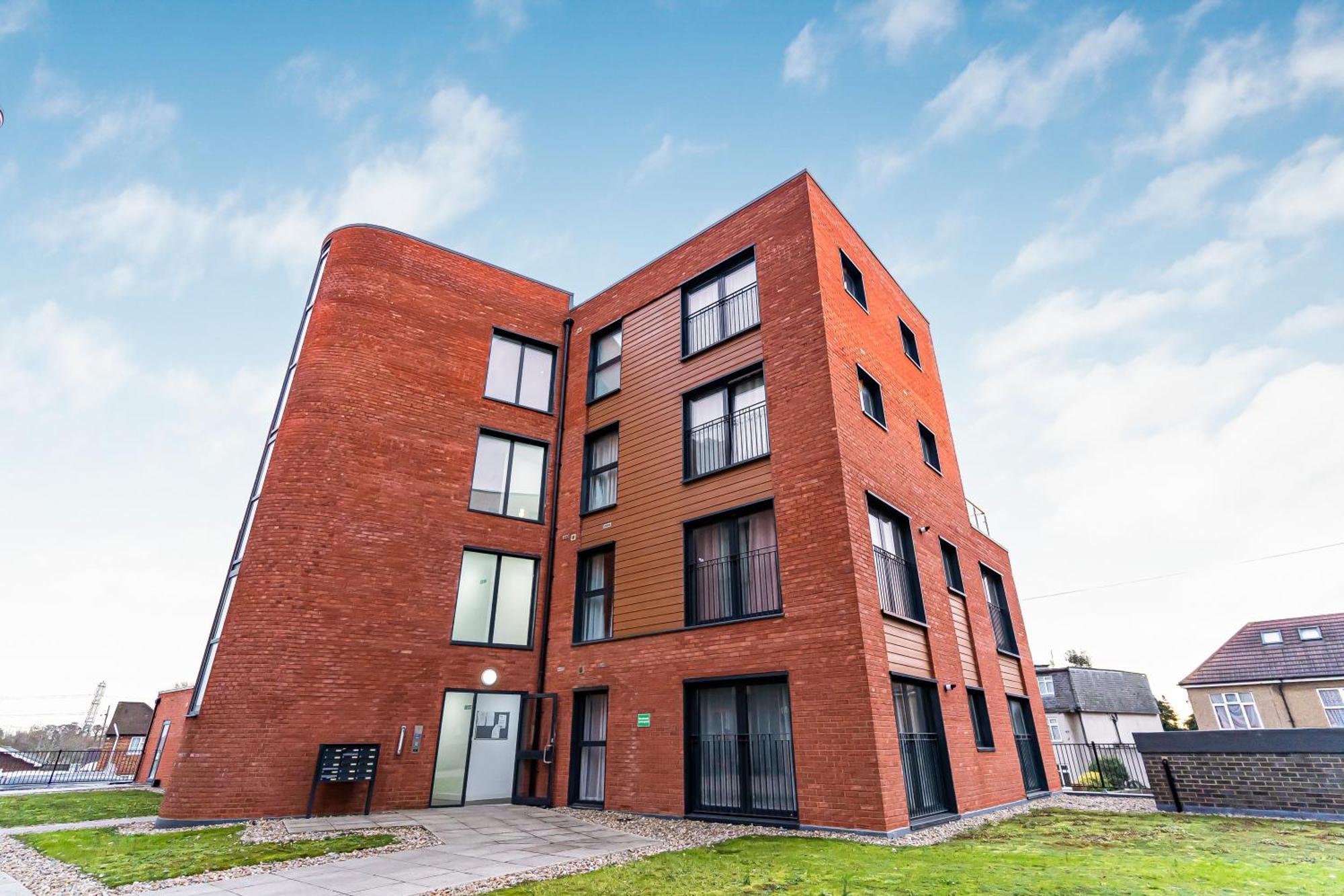 One And Two Bed Apartments Slough Near Heathrow Colnbrook Экстерьер фото