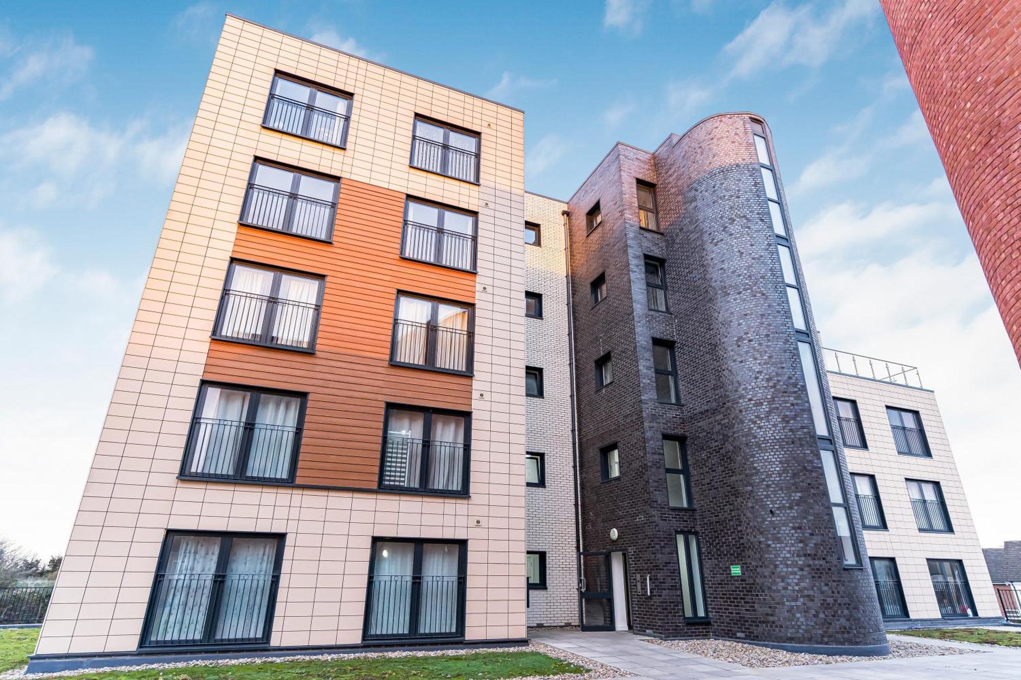One And Two Bed Apartments Slough Near Heathrow Colnbrook Экстерьер фото